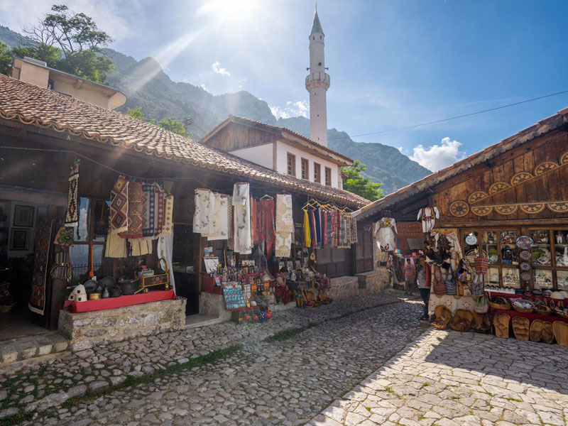 Mercado tradicional en Kruja, Albania