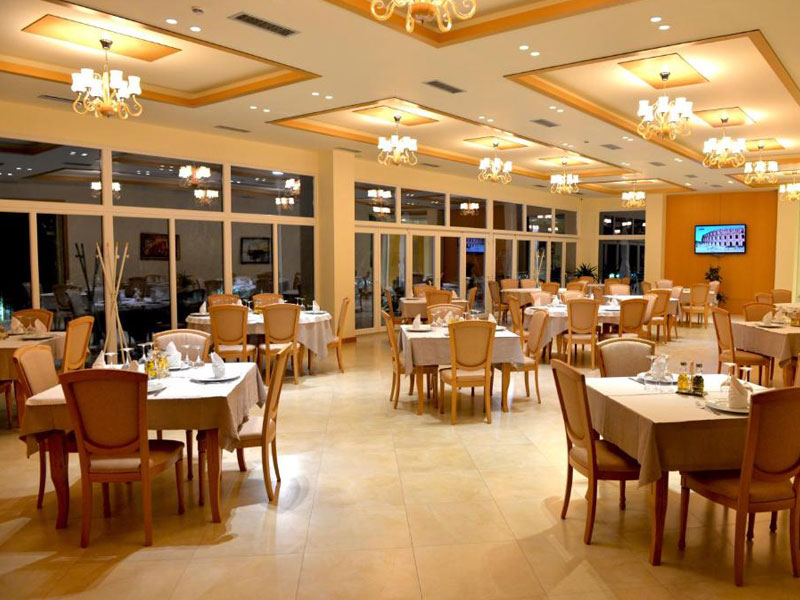 Hotel Grand White City, Restaurante